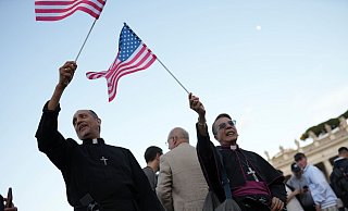 Zum ersten Mal ist ein US-Amerikaner Oberhaupt der katholischen Kirche. - Francisco Seco/AP/dpa Zum ersten Mal ist ein US-Amerikaner Oberhaupt der katholischen Kirche. - Francisco Seco/AP/dpa