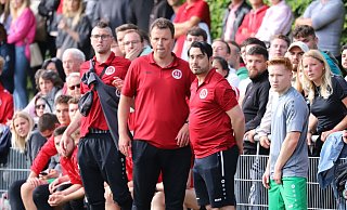 Wünscht sich fairen Umgang miteinander: BSV-Trainer Sven Rottmann (Mitte) wäre gerne sofort über angebliche rassistische Äußerungen informiert worden. - Niklas Gessat Wünscht sich fairen Umgang miteinander: BSV-Trainer Sven Rottmann (Mitte) wäre gerne sofort über angebliche rassistische Äußerungen informiert worden. - Niklas Gessat