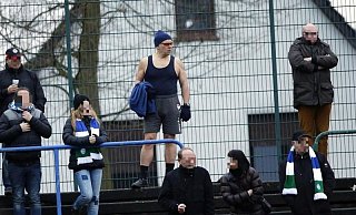 Ernie nutzte immer wieder Fußballstadien zur Selbstdarstellung, selbst in der kalten Jahreszeit. Unser Archivbild zeigt ihn (angezogen) 2016 im Gütersloher Heidewaldstadion. - Henrik Martinschledde Ernie nutzte immer wieder Fußballstadien zur Selbstdarstellung, selbst in der kalten Jahreszeit. Unser Archivbild zeigt ihn (angezogen) 2016 im Gütersloher Heidewaldstadion. - Henrik Martinschledde