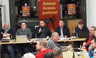Als starkes Team präsentierten sich Vorstand und Ressortleiter der NKG bei der Planung der närrischen Aktivitäten. - NW/Josef Köhne Als starkes Team präsentierten sich Vorstand und Ressortleiter der NKG bei der Planung der närrischen Aktivitäten. - NW/Josef Köhne