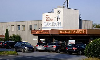 Der Damisch-Stammsitz in Senne an der Osning-Straße. - Susanne Lahr Der Damisch-Stammsitz in Senne an der Osning-Straße. - Susanne Lahr