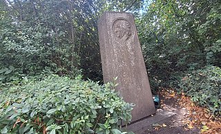 Das Goethe-Denkmal am Goetheplatz fällt kaum auf. - Peter Heidbrink Das Goethe-Denkmal am Goetheplatz fällt kaum auf. - Peter Heidbrink