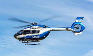 Die Polizei suchte mit einem Hubschrauber bis tief in die Nacht. - Polizei Die Polizei suchte mit einem Hubschrauber bis tief in die Nacht. - Polizei