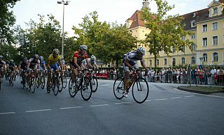 Hier wird es besonders spannend: Die zweite Etappe der Lidl Deutschland-Tour endet, von Essen aus startend, in der Herforder Innenstadt. Das allerdings kennen die Herforder schon, denn auf der Straße "Auf der Freiheit" wurde wie auf unserem Archivbild bis vor wenigen Jahren regelmäßig das Hoeker-Fest-Abendrennen ausgetragen. - Yvonne Gottschlich Hier wird es besonders spannend: Die zweite Etappe der Lidl Deutschland-Tour endet, von Essen aus startend, in der Herforder Innenstadt. Das allerdings kennen die Herforder schon, denn auf der Straße "Auf der Freiheit" wurde wie auf unserem Archivbild bis vor wenigen Jahren regelmäßig das Hoeker-Fest-Abendrennen ausgetragen. - Yvonne Gottschlich