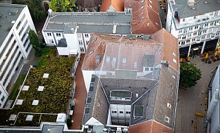 Blick auf den Süsterplatz und das Verlagsgebäude der NW: Nach deren Umzug in das neue Medienzentrum am Kesselbrink soll an dieser Stelle ein neues Stadtquartier entstehen. - Mike-Dennis Müller Blick auf den Süsterplatz und das Verlagsgebäude der NW: Nach deren Umzug in das neue Medienzentrum am Kesselbrink soll an dieser Stelle ein neues Stadtquartier entstehen. - Mike-Dennis Müller