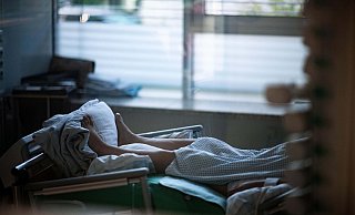 Ein Patient auf einer Corona-Intensivstation. - Foto: Fabian Strauch/dpa Ein Patient auf einer Corona-Intensivstation. - Foto: Fabian Strauch/dpa
