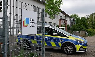 Ein umfangreicher Einsatz von Rettungskräften an der Ernst-Hansen-Schule in Bielefeld. - Paul Brinkmann Ein umfangreicher Einsatz von Rettungskräften an der Ernst-Hansen-Schule in Bielefeld. - Paul Brinkmann