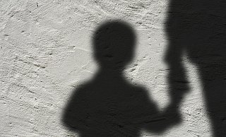 Vater missbraucht Tochter. - Symbolfoto Vater missbraucht Tochter. - Symbolfoto