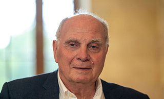 Uli Hoeneß meint, dass es mit Max Eberl nichts auszusprechen gebe. - Peter Kneffel/dpa Uli Hoeneß meint, dass es mit Max Eberl nichts auszusprechen gebe. - Peter Kneffel/dpa