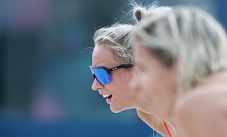 Olympia-Enttäuschung weg: Louisa Lippmann (l) und Laura Ludwig sind bei der EM im Achtelfinale. - Jan Woitas/dpa Olympia-Enttäuschung weg: Louisa Lippmann (l) und Laura Ludwig sind bei der EM im Achtelfinale. - Jan Woitas/dpa