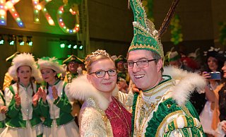 Sie sind das neue Prinzenpaar des Kattenstrother Karnevals-Clubs: Prinz Dominik Alexander I. und Prinzessin Chantal Neufang I. - Jens Dünhölter Sie sind das neue Prinzenpaar des Kattenstrother Karnevals-Clubs: Prinz Dominik Alexander I. und Prinzessin Chantal Neufang I. - Jens Dünhölter