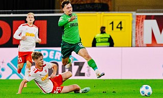 Beim 3:0-Heimsieg gegen Regensburg erzielte Aaron Zehnter unlängst seinen ersten Saisontreffer, obwohl er dort bereits am Sprunggelenk verletzt war. Nun droht der SCP-Akteur beim Spiel in Kaiserslautern auszufallen. - Besim Mazhiqi Beim 3:0-Heimsieg gegen Regensburg erzielte Aaron Zehnter unlängst seinen ersten Saisontreffer, obwohl er dort bereits am Sprunggelenk verletzt war. Nun droht der SCP-Akteur beim Spiel in Kaiserslautern auszufallen. - Besim Mazhiqi