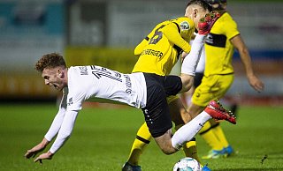 In Schieflage: Die Rödinghauser Stürmer, wie hier Jannik Mause, haben in dieser Saison bislang nur punktuell eine gute Figur abgegeben. Ob der Knoten im OWL-Derby gegen den SC Wiedenbrück platzt? Foto: Noah Wedel - Noah Wedel In Schieflage: Die Rödinghauser Stürmer, wie hier Jannik Mause, haben in dieser Saison bislang nur punktuell eine gute Figur abgegeben. Ob der Knoten im OWL-Derby gegen den SC Wiedenbrück platzt? Foto: Noah Wedel - Noah Wedel