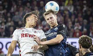Auch Kölns Julian Pauli (l.), hier im Duell mit Tjark Scheller, wird das Spiel beim SC Paderborn verpassen. - imago images/Axel Kohring Auch Kölns Julian Pauli (l.), hier im Duell mit Tjark Scheller, wird das Spiel beim SC Paderborn verpassen. - imago images/Axel Kohring