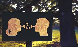 Abstand halten und unnötige soziale Kontakte vermeiden bleibt weiter das Gebot der Stunde. - Pixabay Abstand halten und unnötige soziale Kontakte vermeiden bleibt weiter das Gebot der Stunde. - Pixabay