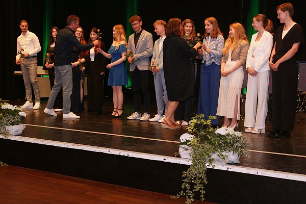 Mit dem Cambridge-Zertifikat wurden ausgezeichnet: Lan Luis Bergmeier, Siiri Böse, Aldin Cnrovranin, Lasse Fründ, Horin Hasun, Dorothea Henke, Sophie Huvendiek, Clara Neumann, Joyce Oberschelp, Achillina Termentzidis, Marieke Tiemann und Jula Wünsch. - © Tilmann Brienne/Wittekind-Gymnasium