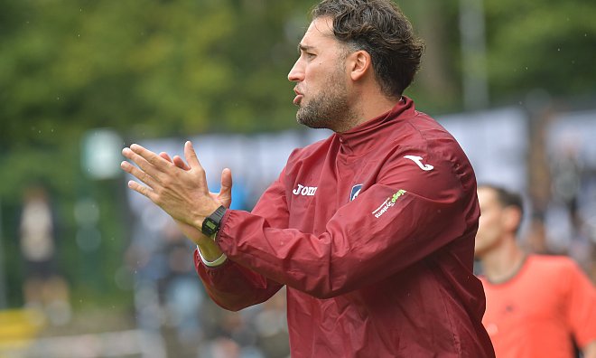 Der FC Gütersloh um Trainer Julian Hesse behielt auch im Topspiel gegen Siegen die Oberhand. - sport/presse/foto Dünhölter